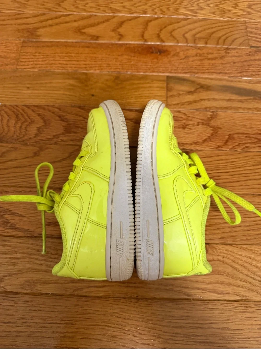 Nike Kids Bright Neon Yellow Low-Top sneakers Nike Air Force 1